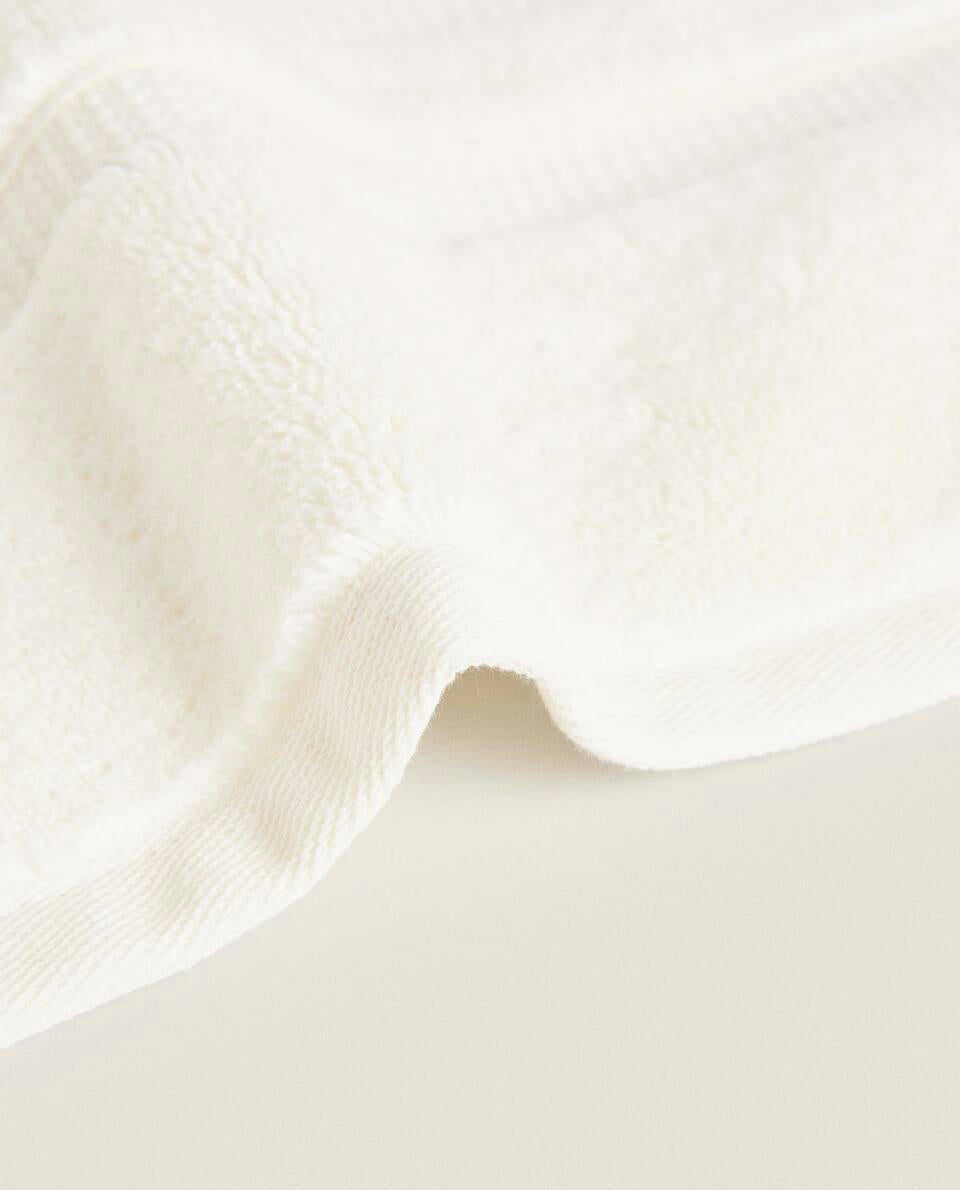 EXTRA SOFT TOWEL WITH DOUBLE BORDER